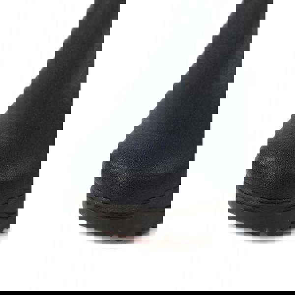 Grisport GriSport Stream Mens/Womens Neoprene Fishing Hunting Farm Wellies Boots, close-up of the rounded toe and textured surface of the waterproof black rubber wellington boot.