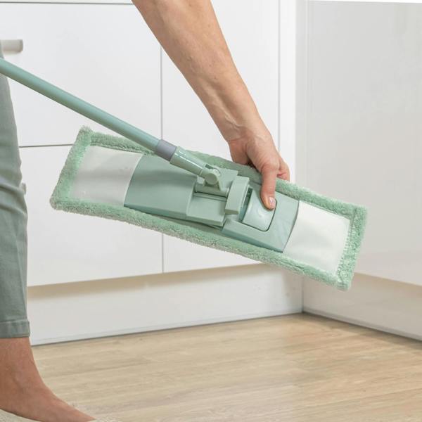 JVL Extended Microfibre Mop With 2 Replacement Heads - Green
