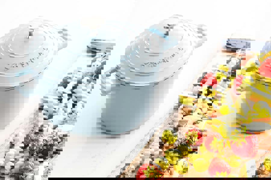 MasterClass Sky Blue Cast Aluminium Casserole Dish, 2.5L