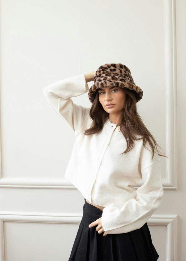 Leopard Print Plush Bucket Hat - svnx
