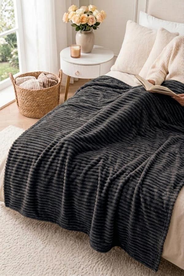 Dyzi Large Supersoft Ribbed Jacquard Fleece Throw Blanket 200 x 240cm