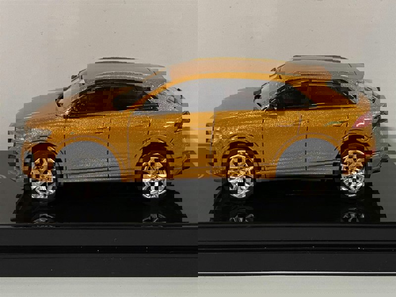 audi rs q8 rhd dragan orange 1:64 scale paragon 65173r new