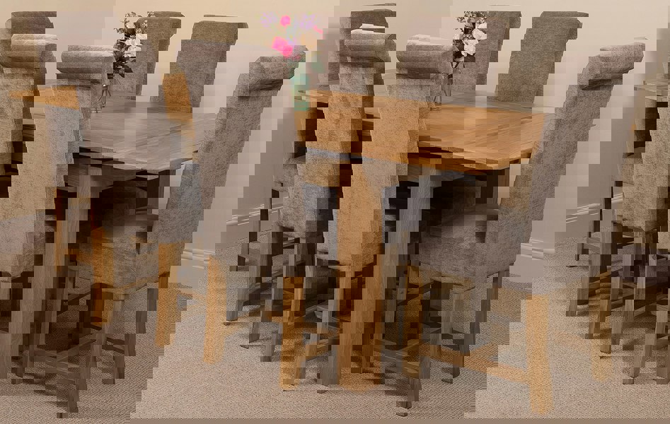 That's Furniture Richmond Medium Oak Extendable Dining Table with Washington Fabric Chairs