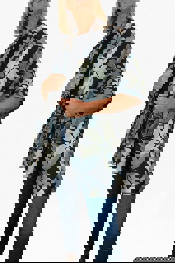 Paulo Due Large Leaf Design Wool Blend Pashmina Scarf