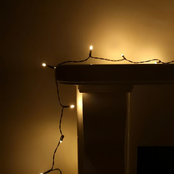 Samuel Alexander 24 LED 2.3m Premier Christmas Indoor Outdoor Multi Function Battery Operated String Lights with Timer in Vintage Gold