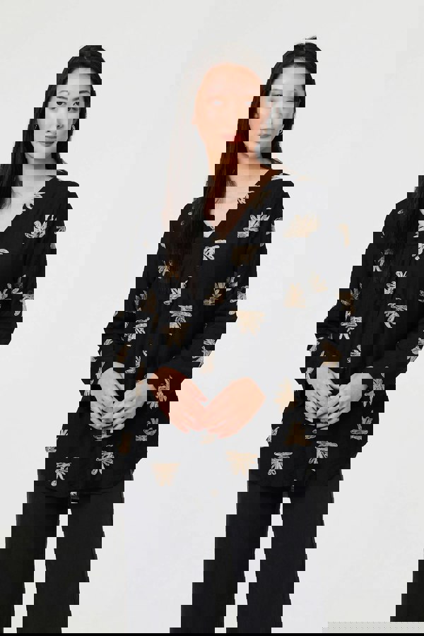 Black | Embroidered Pleat 3/4 Sleeve Blouse
