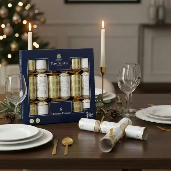 Garden Greatness Set Of 6 Tom Smith Gold and White Christmas Crackers