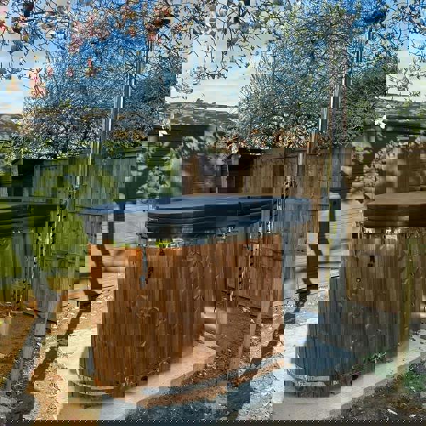 Ofuro wood-fired tub with integrated heater