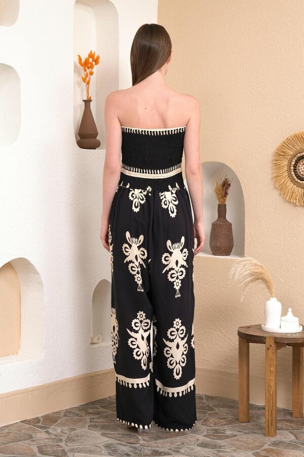 Hoxton Gal Oversized Printed Jumpsuit in Black
