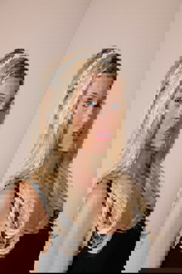 SVNX Minimal Pearl Headband In White