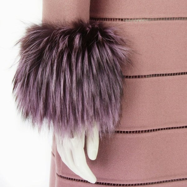 J. Mendel luxurious coat in a wool and cashmere blend mauve fabric