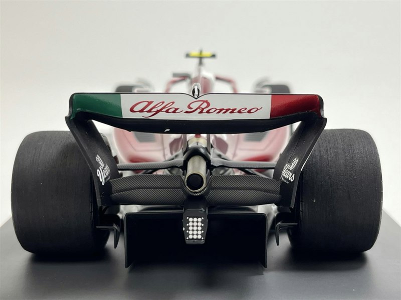 Minichamps Zhou Guanyu 2022 Alfa Romeo F1 Team Orlen C42 Bahrain GP 1:18 117220124