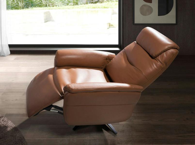 Angel Cerdá Brown Leather Swivel Armchair 5115