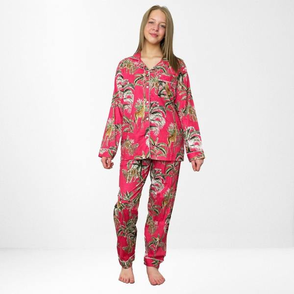 Hayley & Co Giraffe Print 100% Cotton Long Pyjama Set in Pink