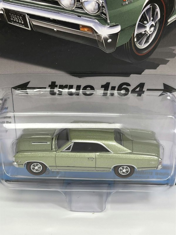 Autoworld 1967 Chevy Chevelle SS 396 Mountain Green Poly 1:64 Autoworld AW64382B