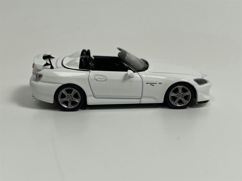 Mini GT Honda S2000 AP2 CR Grand Prix White LHD 1:64 Scale MGT00656L