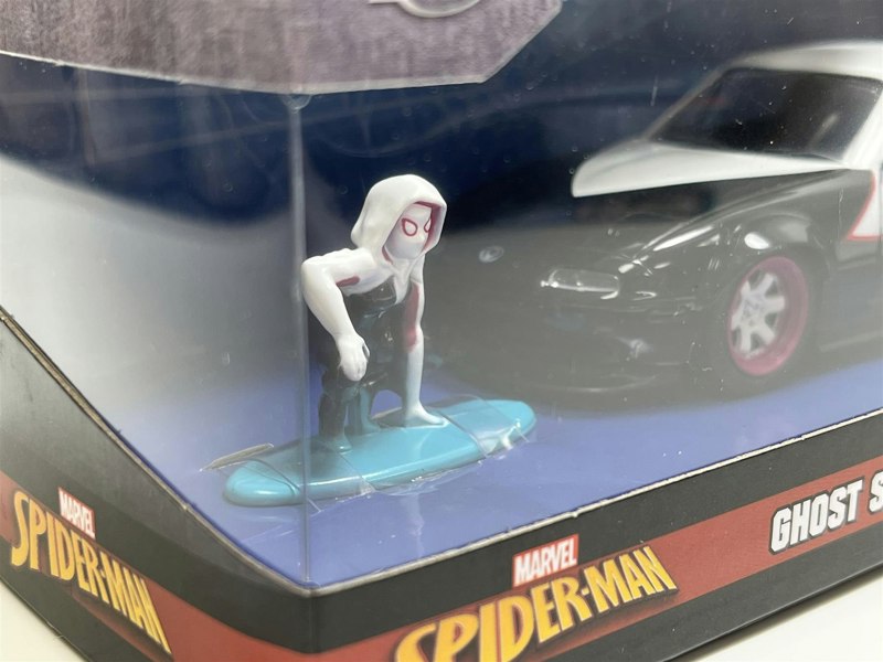 Jada Spiderman Ghost Spider Figure and 1990 Mazda Miata 1:32 Scale Jada 33662 253223014