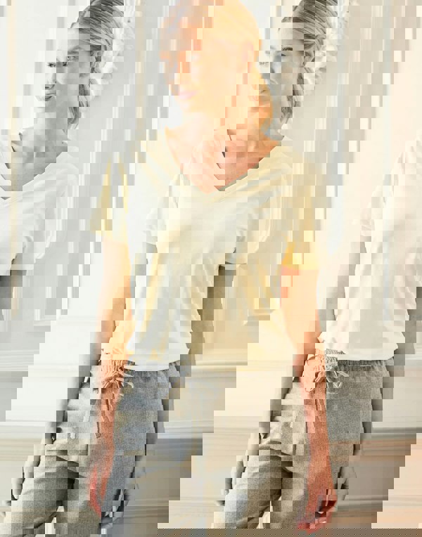 British Boxers Women's Organic Cotton V-Neck T-Shirt - Butter Yellow