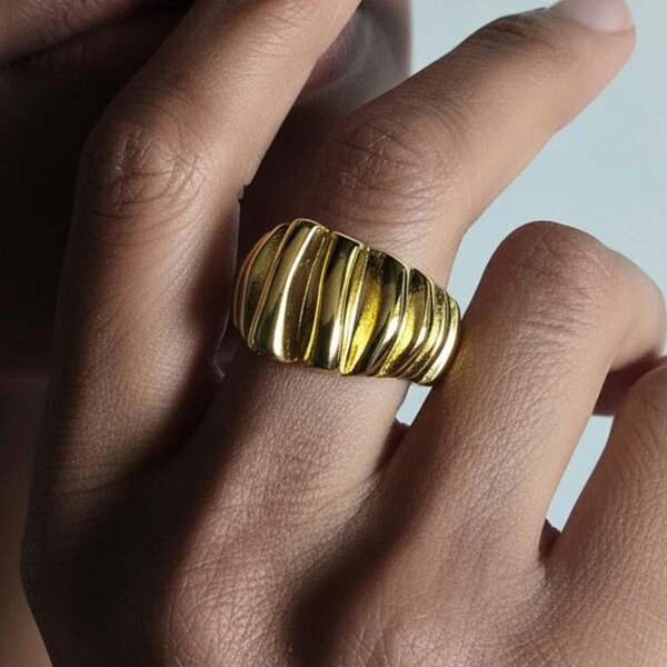 Uchi & Soto Kin Draped Gold Ring