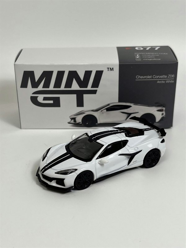 Mini GT Chevrolet Corvette Z06 2023 Arctic White RHD 1:64 Scale Mini GT MGT00677R