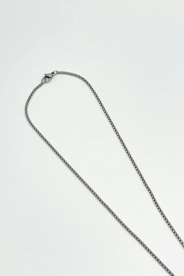 SVNX Seashell Square Pendant Necklace in Silver