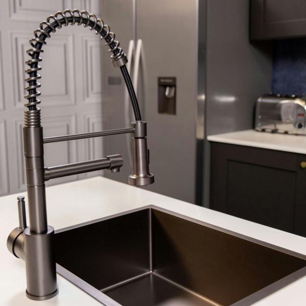 Flode böjig | Multiuse Style 3 in 1 Instant Boiling Tap with Flexi Spray | Gun Metal Finish