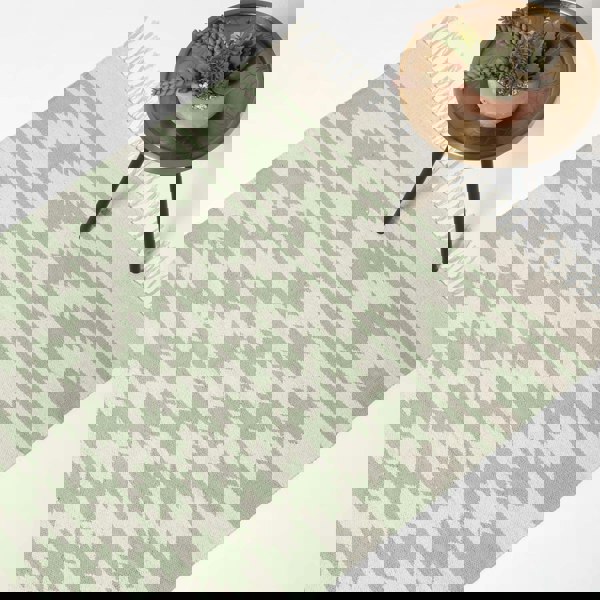 HOMESCAPES Turin Green & Natural Kilim Cotton Rug