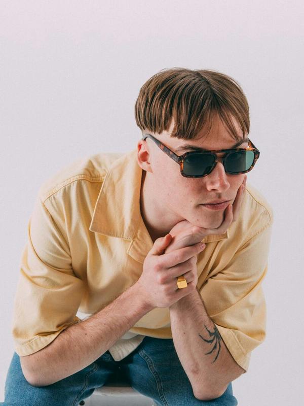 70's Navigator Sunglasses In Tortoiseshell - svnx