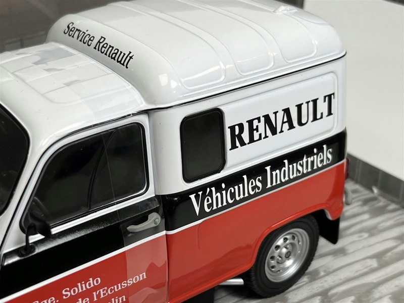 Solido Renault R4 F4 Renault Vehicule Industriel 1988 1:18 Scale 1802206