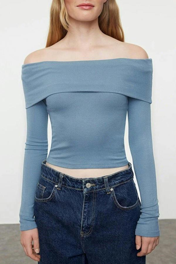 WOVCOR Carmen Collar Crop Knit Blouse