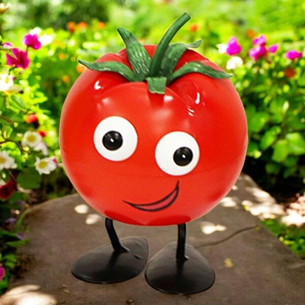 EDH Door Hardware Metal Tomato Veggie Patch Pal – 15.5 x 12 x 11 CM | Fun & Quirky Metal Garden Ornament | Tomato Plant Decor for Vegetable Patches