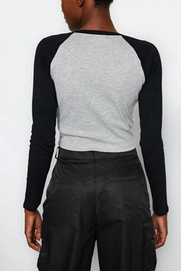 WOVCOR Ribbed Crop Knit T-Shirt with Raglan Sleeve