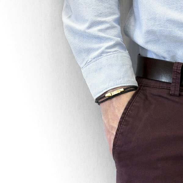 Anchor & Crew Raven Black Liverpool 9ct Yellow Gold and Stingray Leather Bracelet