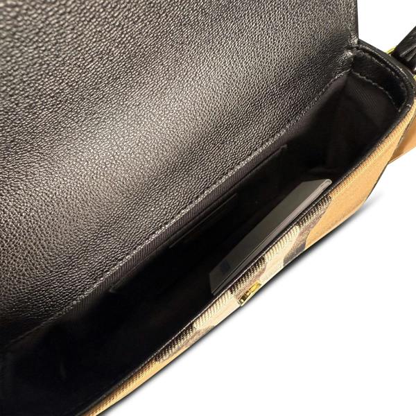Burberry 'New Hampshire' Leather Shoulder Bag Black - chancefashionco