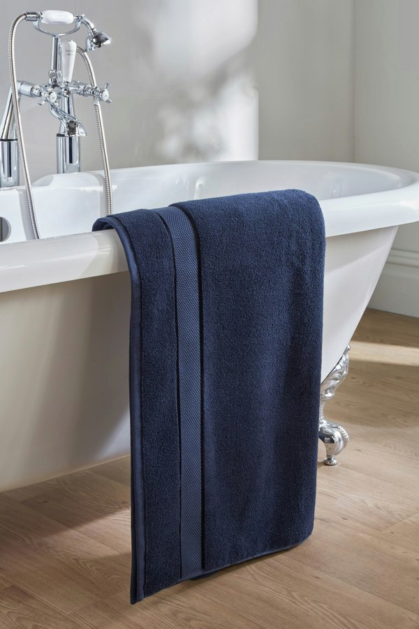 Pretty You London Bamboo Bath Sheet
