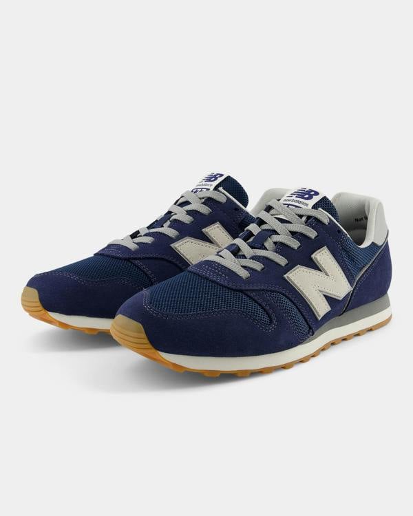 New Balance 373V2 Mens Trainers in NB Navy - Front