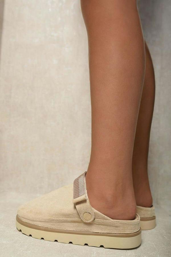 Rebeca Slingback Closed Toe Clogs - Beige