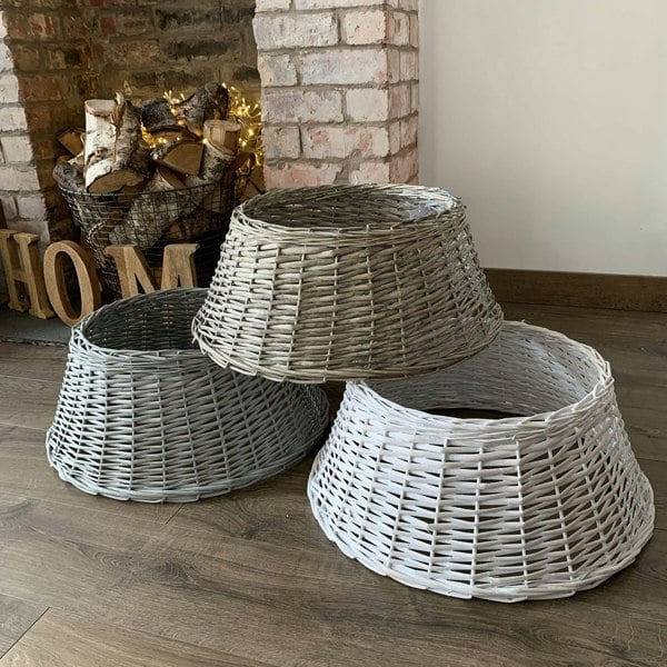 Samuel Alexander 40/58cm Samuel Alexander Deluxe Wicker Willow Christmas Tree Skirt - Medium Light Grey