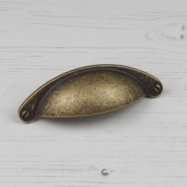 Handle & Home Antique Brass Cup Handle and Coordinating Knob