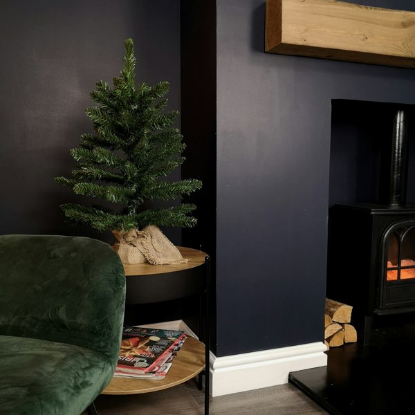 Samuel Alexander 60cm Mini Richmond Christmas Tree in a Burlap Base with 72 Tips