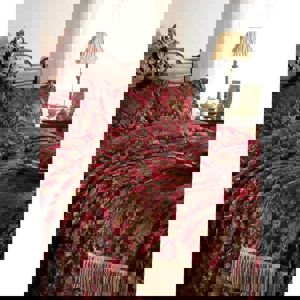 Riva Home Shiraz Bedspread - Burgundy