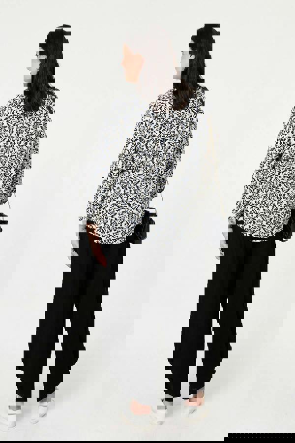 Navy | Curve Printed 3/4 Sleeve Relaxed Blouse