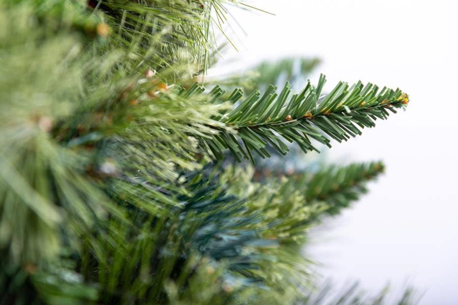 5ft to 8ft Kentucky Pine Artificial Christmas Tree Range with Hinged Branches and Metal Stand image 8