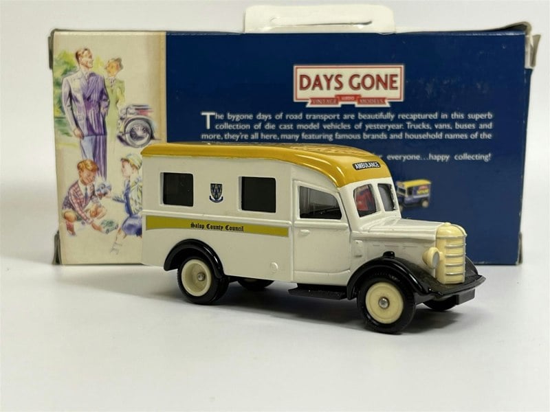 MCSlots Bedford Ambulance Salop County Council Days Gone Lledo DG064008D S8