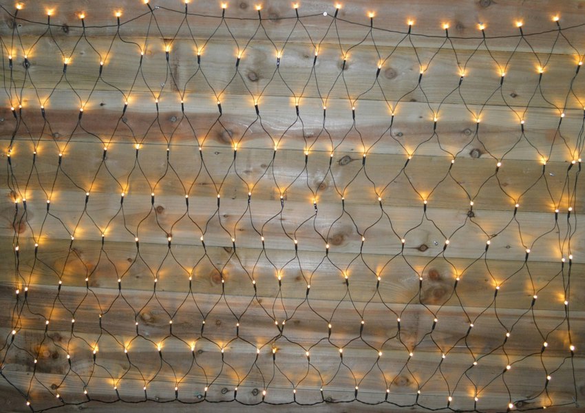 Samuel Alexander 1.7m x 1.2m 180 LED Indoor Outdoor Multifunction Christmas Net Light with Timer in Warm White