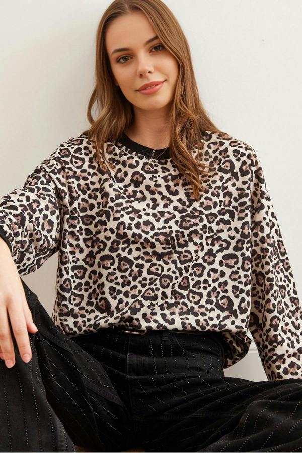 Hoxton Gal Basic Soft-Textured Oversized Sweatshirt