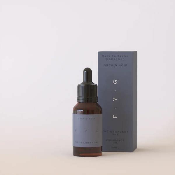 luxurious heart of orchid and lotus wood, blended with top notes of ylang, bergamot and truffle. 