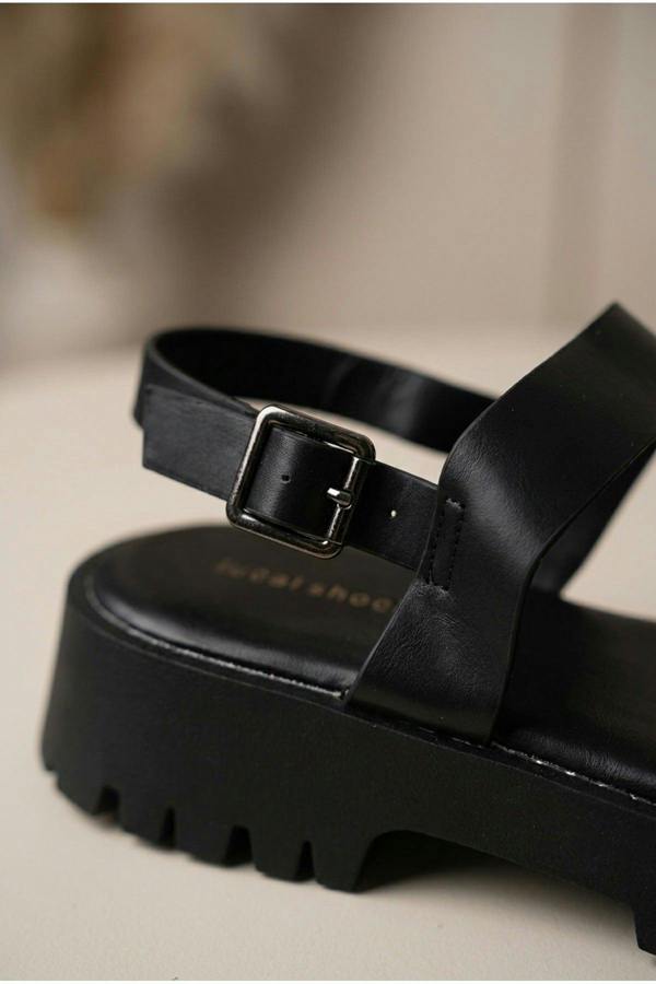 Edie Chunky Sole Crossover Strap Sandals - Black