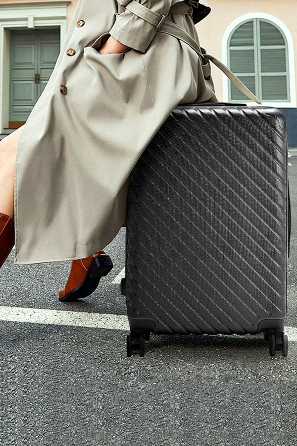 Living and Home Lightweight Hardside Travel Suitcase with Spinner Wheels, 28" Black