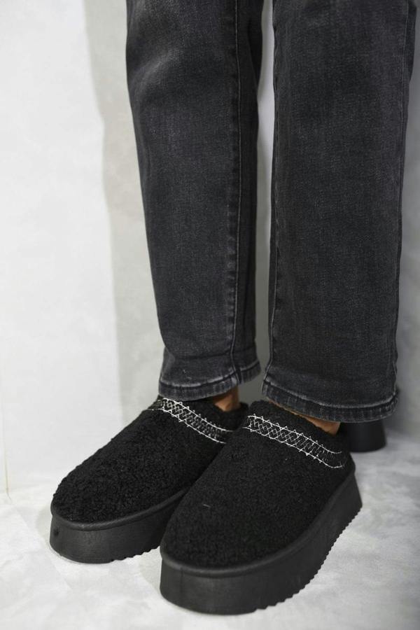 Cora Ankle Cozy Plush Lining Thick Sole Fluffy Slippers - Black
